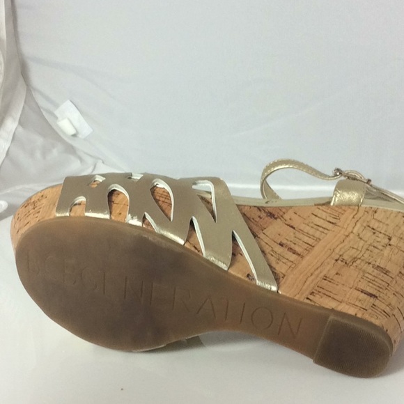 We are selling (5.5) BCBGENERATION shoes - Picture 3 of 4